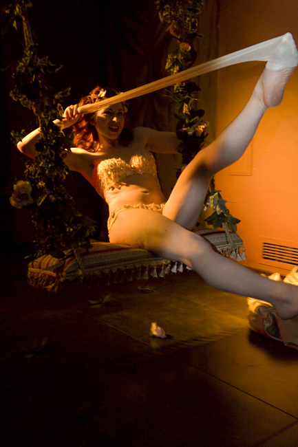 Gwendoline Lamour "Stocking" - www.gentlemansbutler.com - +44 (0)2087805234