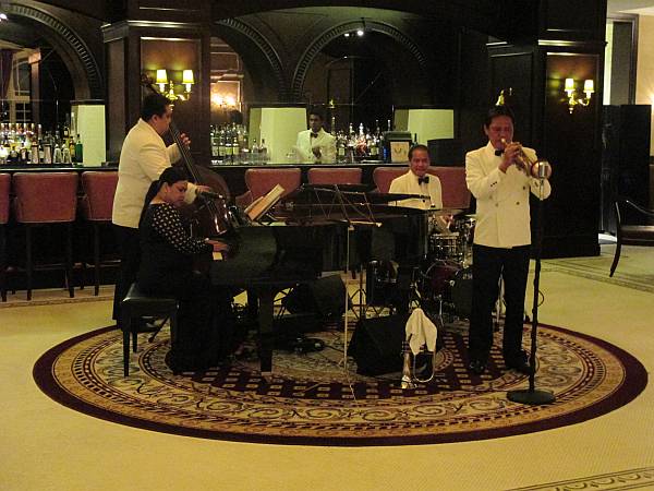 The Majestic Hotel - Kuala Lumpur - Jazz Band plays while you relax