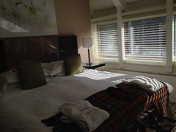 Volvo XC90 Tour of the West Country - The Old Swan & Minster Mill - Bedroom