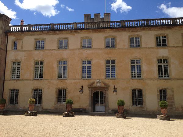 La Villa Baulieu, a palace in Provence to love - Front door