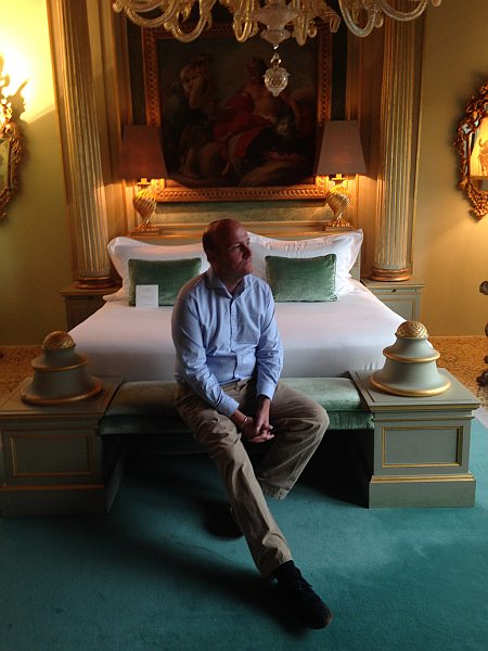 La Villa Baulieu, a palace in Provence to love - Guillaume de Jullien suite, perfect for honeymoon