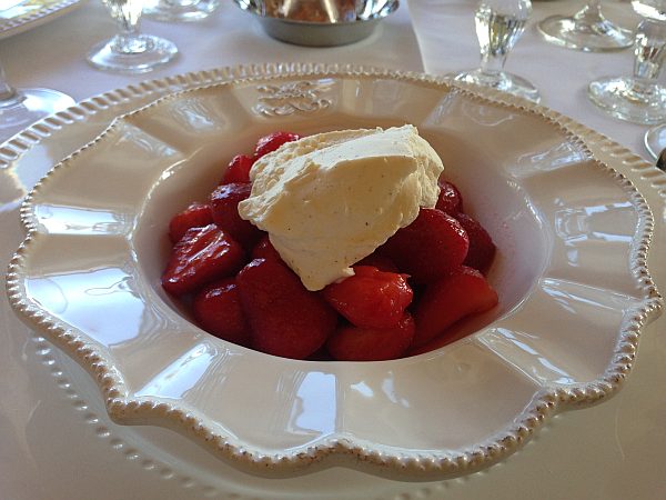 La Villa Baulieu, a palace in Provence to love - Oh how English, I was seriously impressed, fresh and full of taste