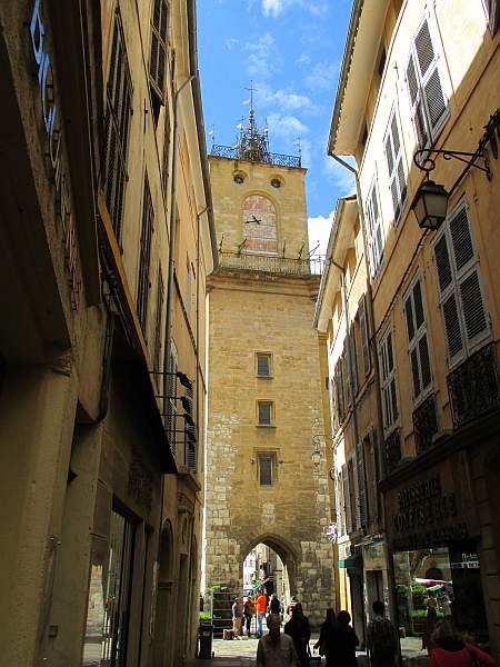 La Villa Baulieu, a palace in Provence to love - Tower in Aix en Provence.