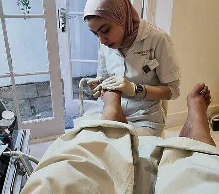 Margaret Dabbs Belgravia, Procedure in the Clinic Room